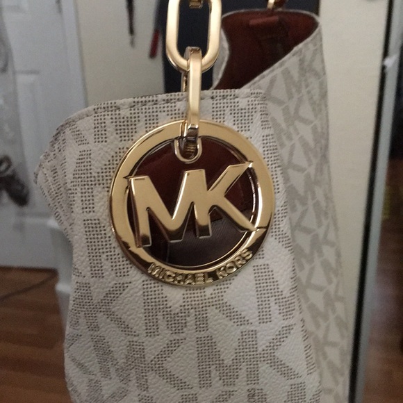 Authentic Michael Kors Hobo - Picture 3 of 5